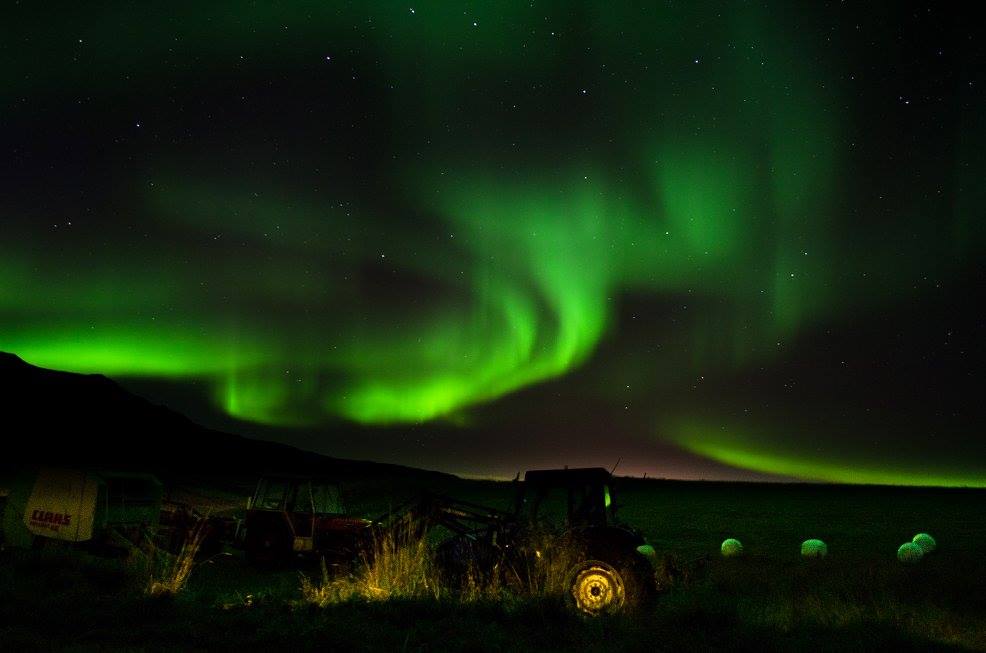 northern lights at an Icelandic farm